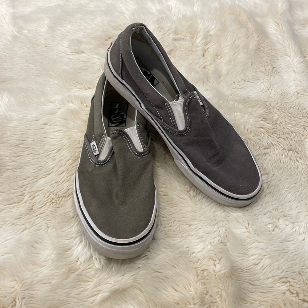 Men’s JUST LIKE NEW gray Slip on Vans!